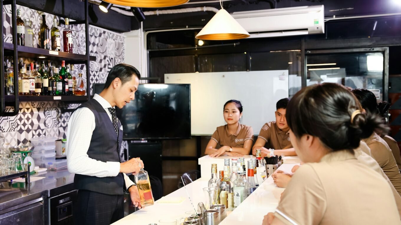 Como a tecnologia está revolucionando a gestão de bares e restaurantes